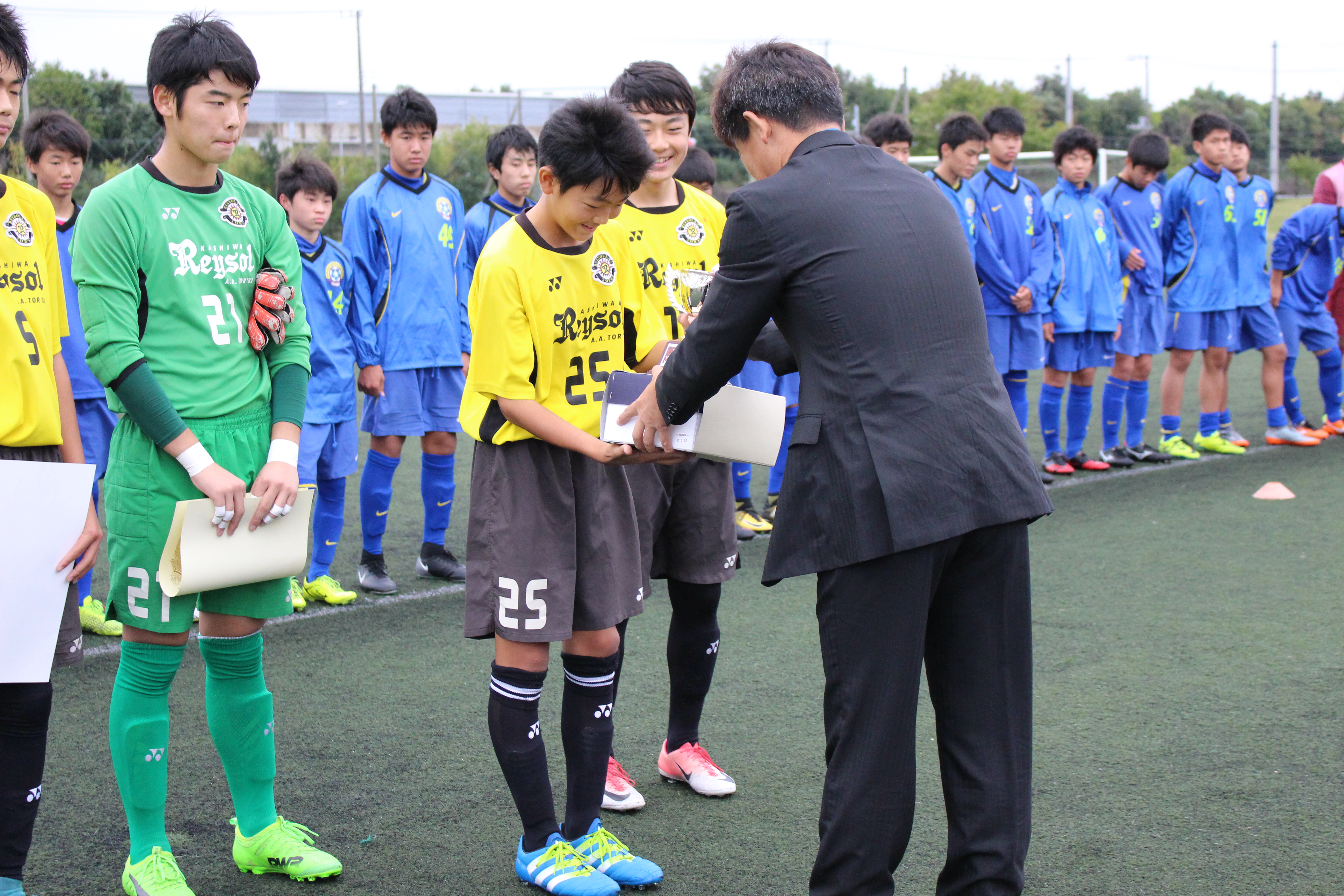 表彰式写真等 追加 マッチレポ 17高円宮杯千葉県選手権 代表決定戦 市原スポレクパークからお届けしました ジュニアサッカーnews