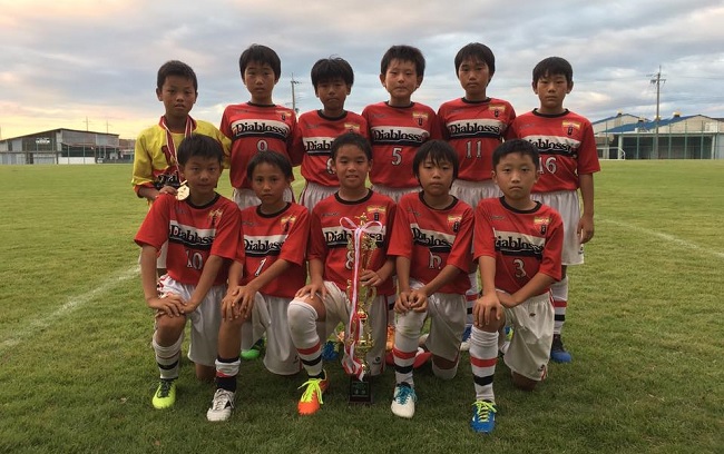 17年度 第34回高田招待少年サッカー5年生大会 優勝はディアブロッサ高田 ジュニアサッカーnews