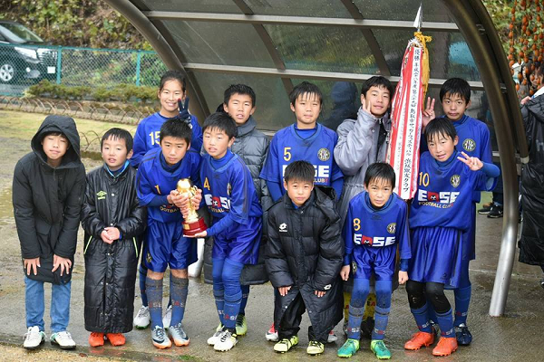 17年第40回鳥取市サッカーフェスティバル決勝大会 優勝はイーズa ジュニアサッカーnews