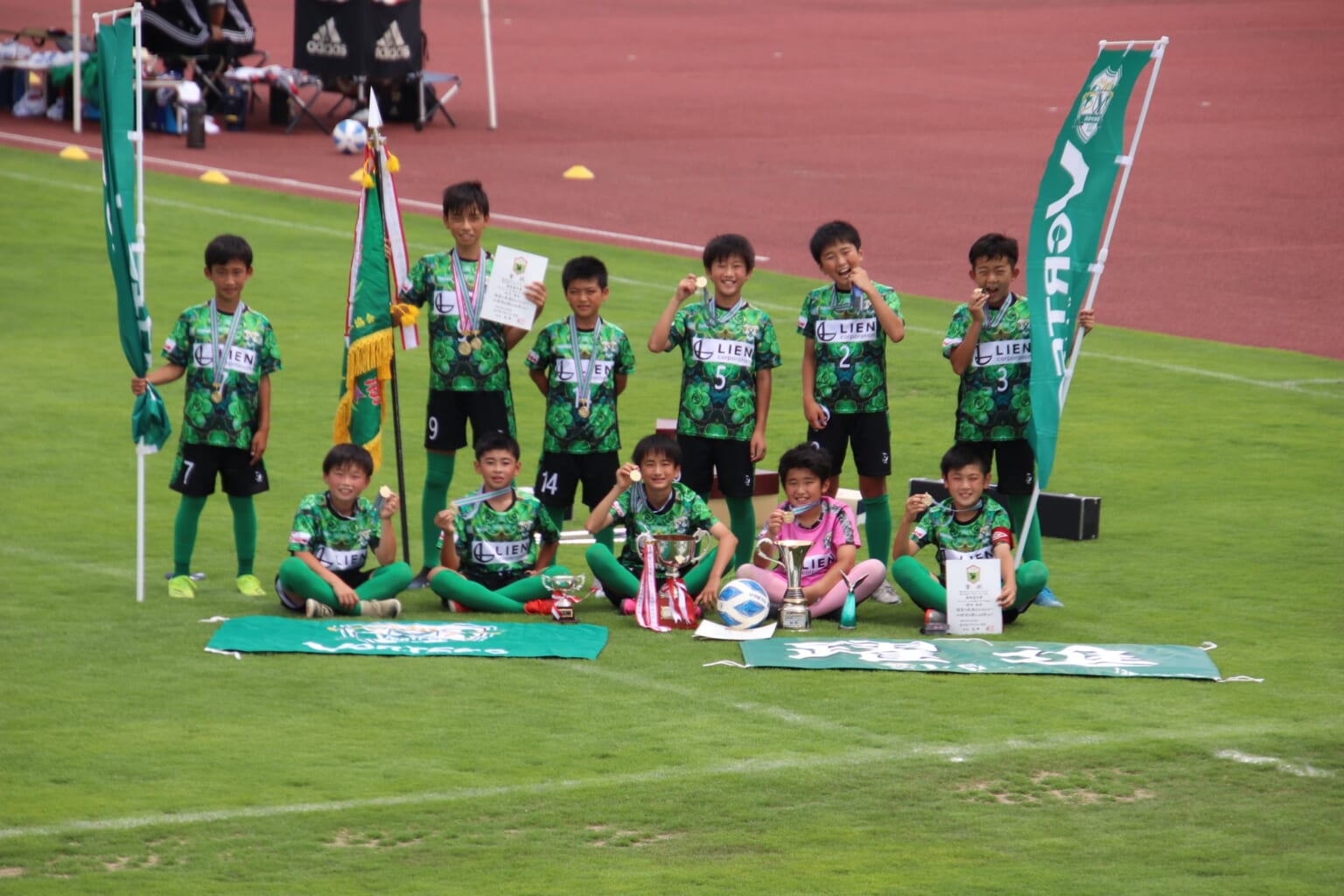 優勝チーム写真追加 優秀選手追記 21年度 Qualier Cup栃木県u 12サッカー大会 優勝はヴェルフェ矢板fleur 栃木 Sc ともぞうscとともに関東少年サッカー大会出場 北関東少年サッカー大会出場5チーム決定 ジュニアサッカーnews