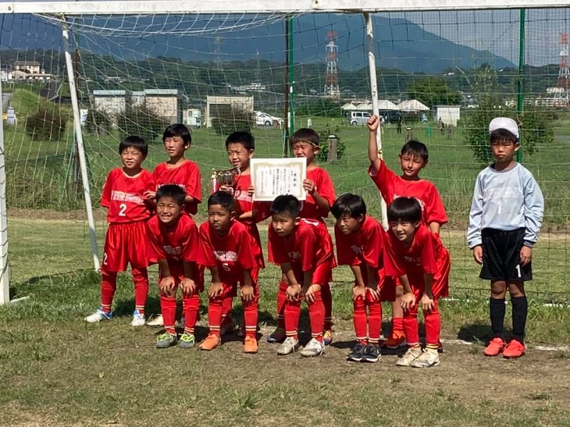 21年度 第45回全日本少年サッカー大会記念イベント4年生サッカー大会 伊都予選 優勝はh L Pデポルターレ和歌山 未判明分4試合情報提供お待ちしています ジュニアサッカーnews