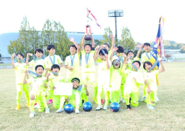 優勝写真掲載 21年度 第34回すこやか旗 兼 しんきんカップ第36回静岡県キッズu 10 中部支部予選 優勝はガウーショ 県大会出場4チーム決定 ジュニアサッカーnews